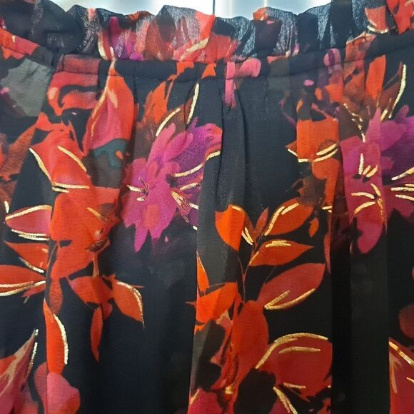 Floral V-Neck Dress - Picture 9 of 9